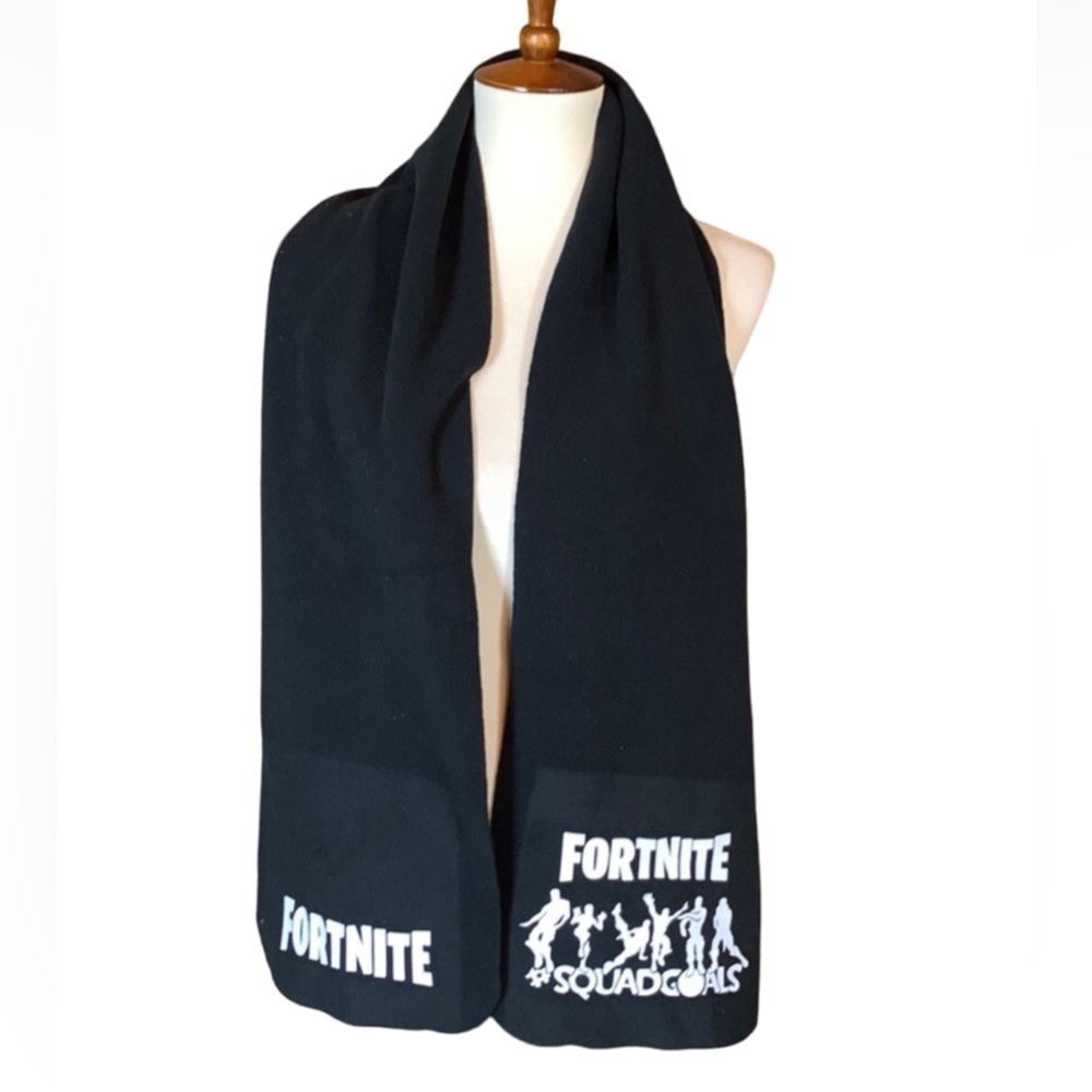 Fortnite Squad goals black fleece scarf